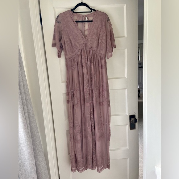 Pink Blush Mauve Mesh Lace Overlay Maternity Dress. Size Medium. - Picture 3 of 9